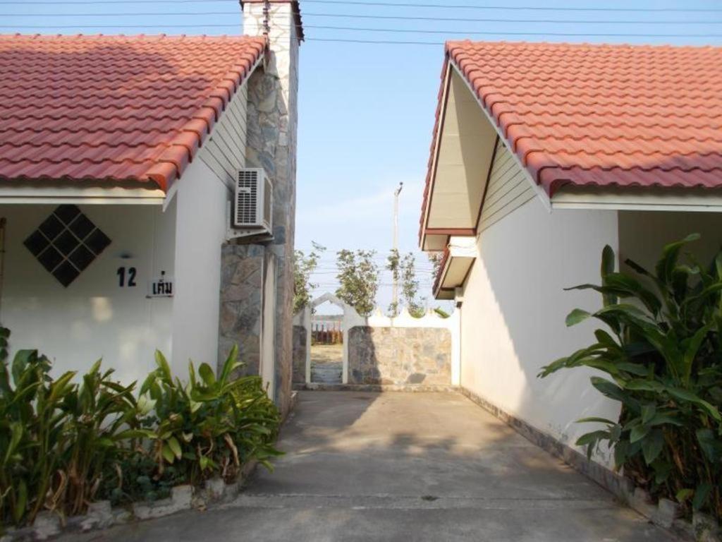 Ratchapreuk Resort Kalasin Exterior foto