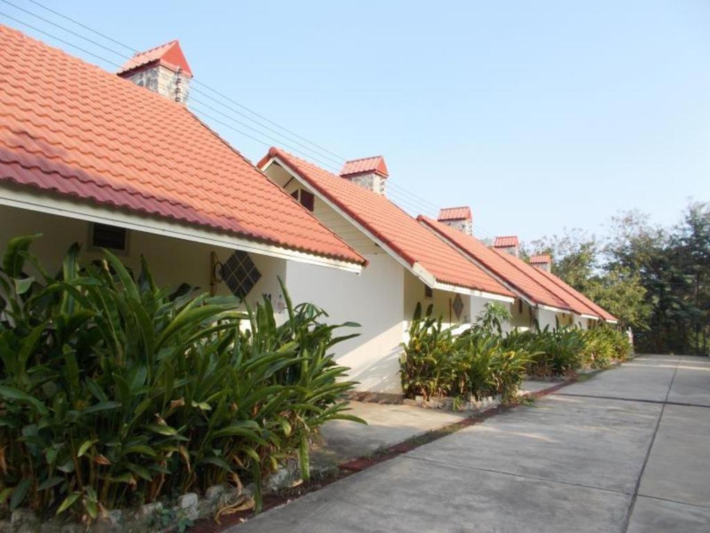 Ratchapreuk Resort Kalasin Exterior foto